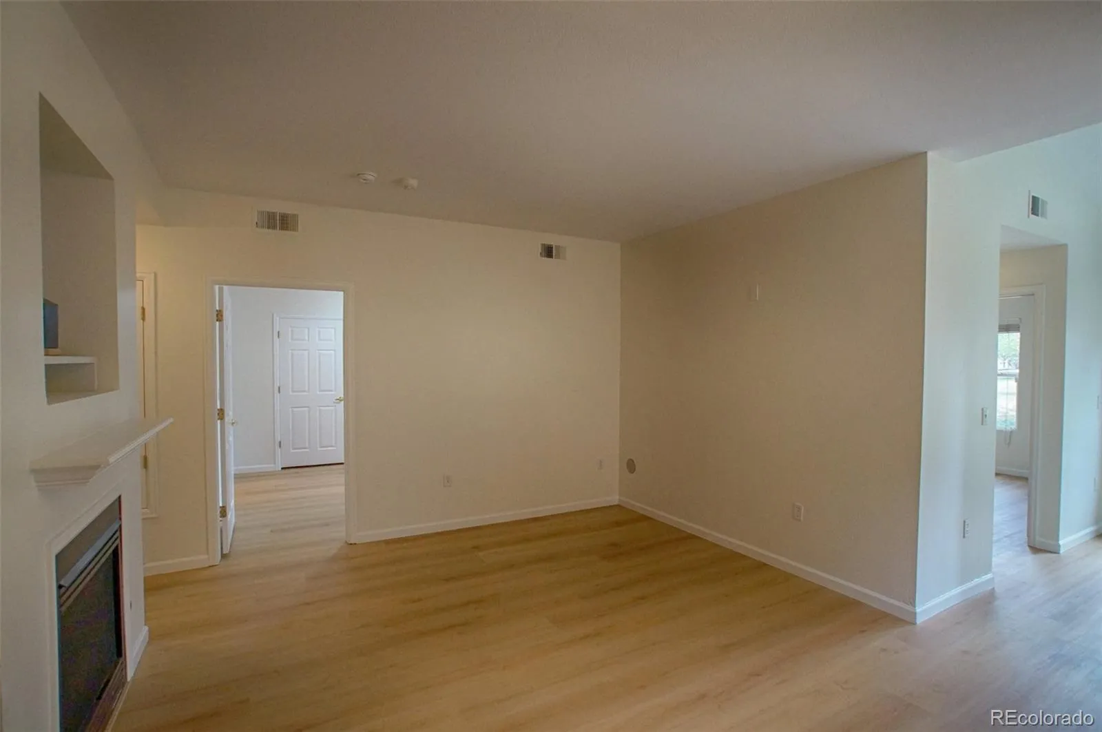 18201 E Greenwood Drive #A Aurora CO 80013 MLS #REC6632491 05062026040910 1600 3
