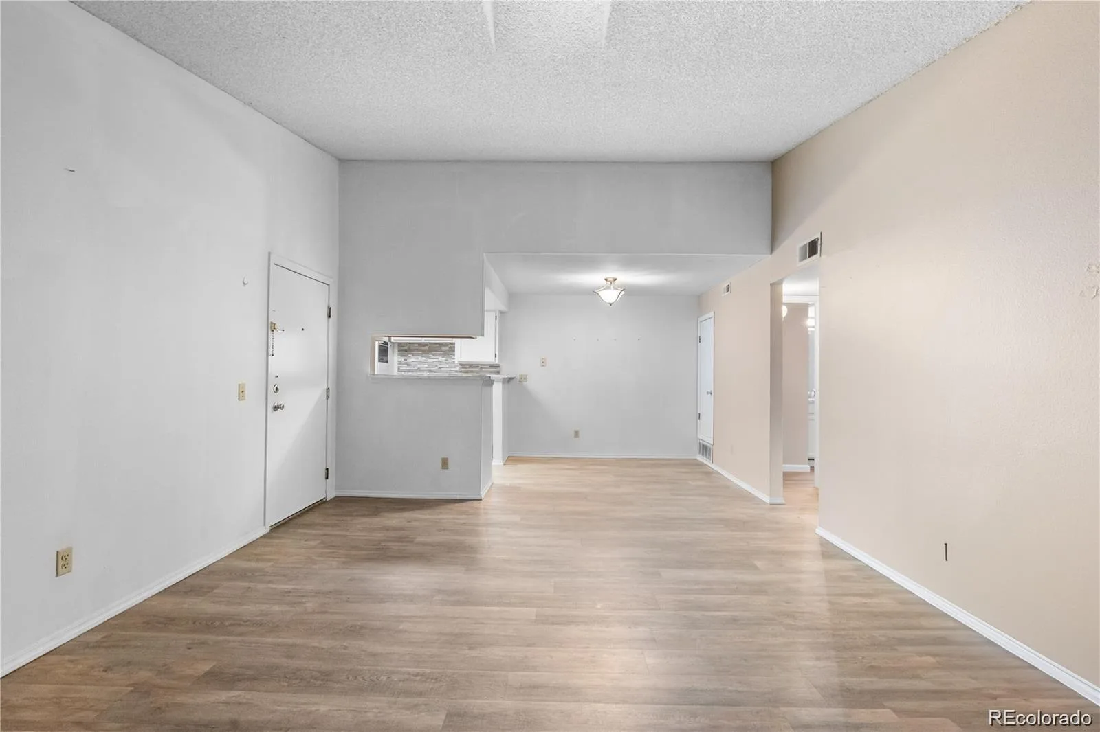 910 S Walden Street #206 Aurora CO 80017 | MLS #REC6632738 07272026182739 1600 10