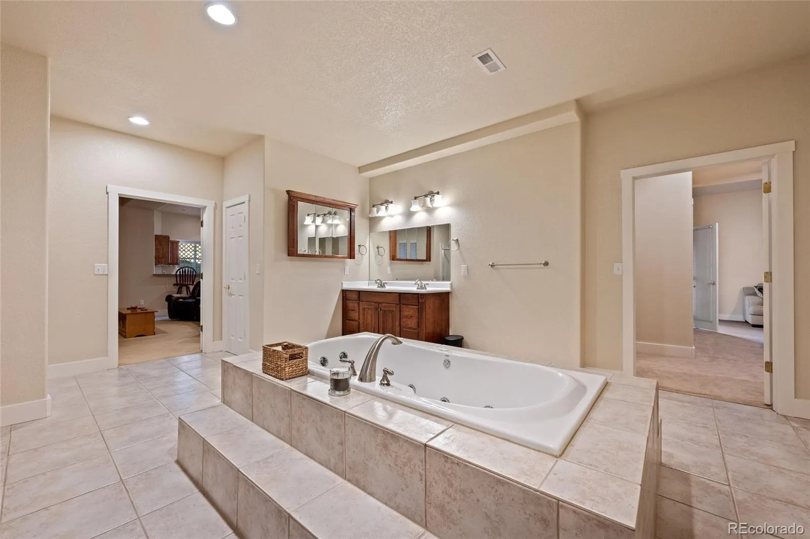 21527 E Smoky Hill Road Aurora CO 80015 MLS #REC6636509 07012026184704 1600 22