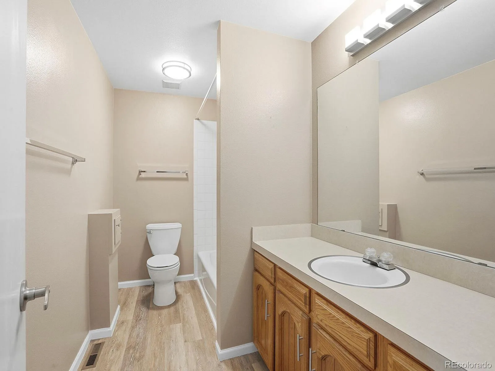 5123 S Iris Way Littleton CO 80123 | MLS #REC6636776 07242026171632 1600 21