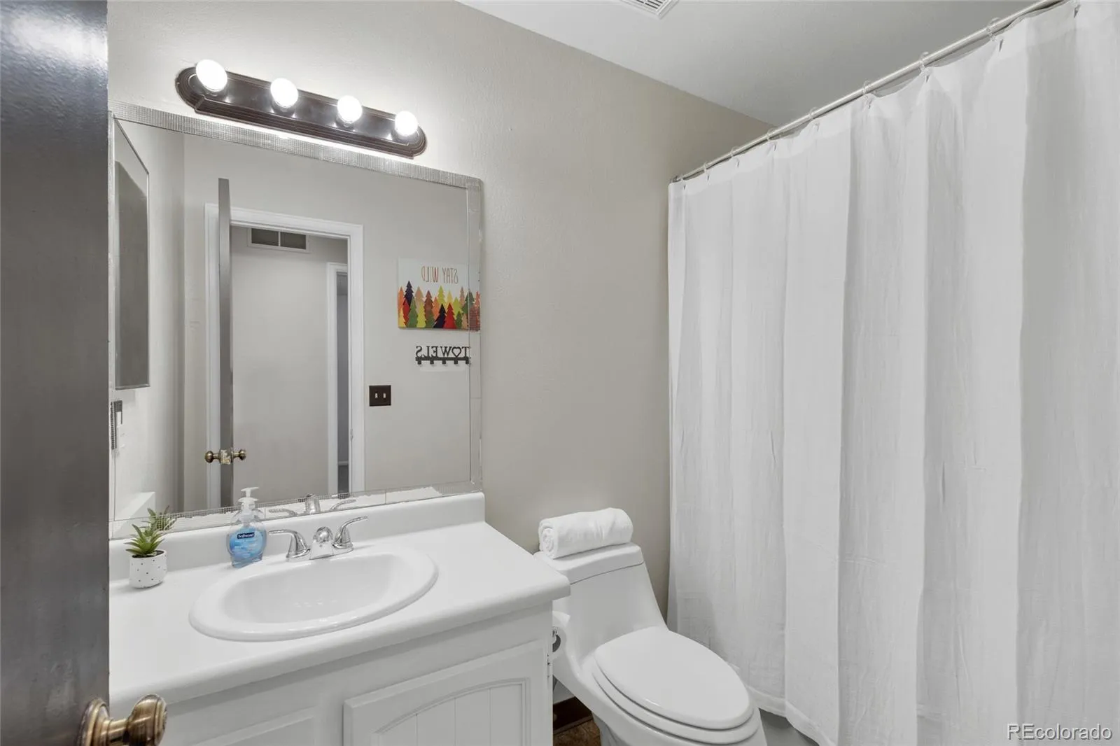 1350 S Idalia Street #D Aurora CO 80017 MLS #REC6636950 05012026172829 1600 22