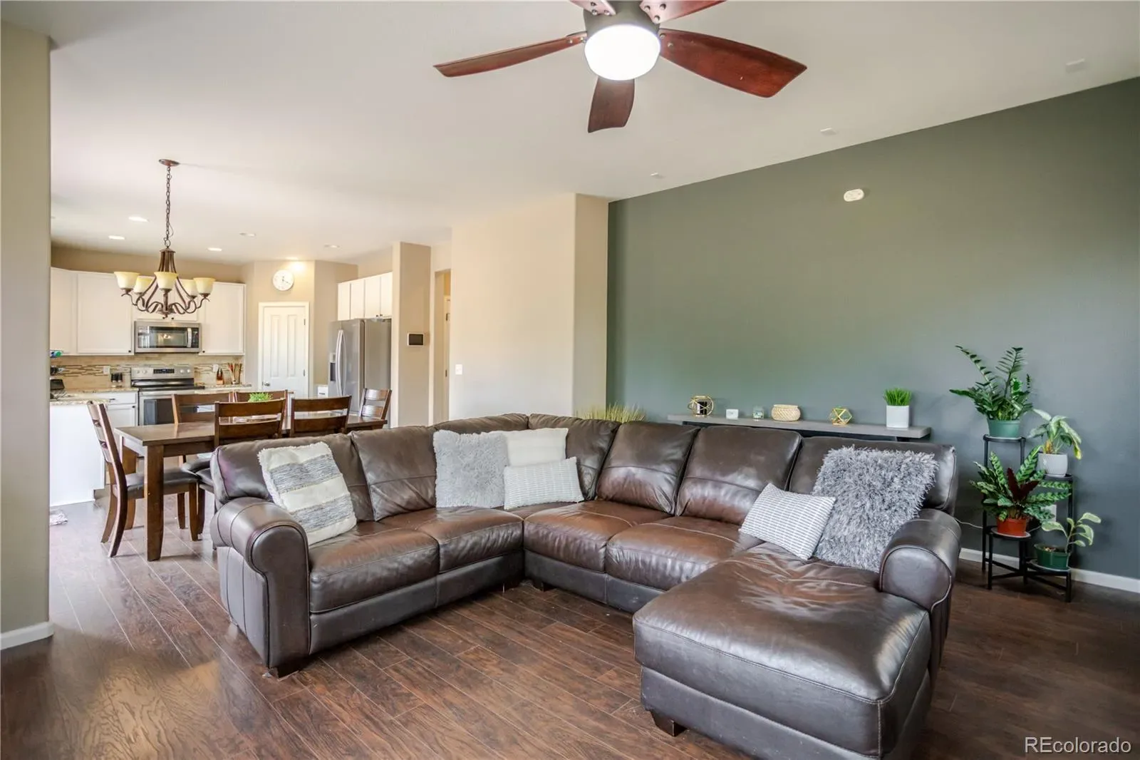 23429 E Briarwood Place Aurora CO 80016 MLS #REC6638200 03162026212739 1600 6