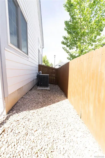 18912 E Belleview Place Centennial CO 80015 MLS #REC6639720 04232026020342 800 39