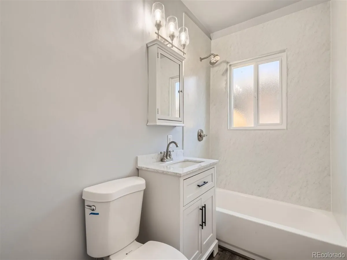 826 S Washington Street Denver CO 80209 MLS #REC6642197 05252026144940 1200 8