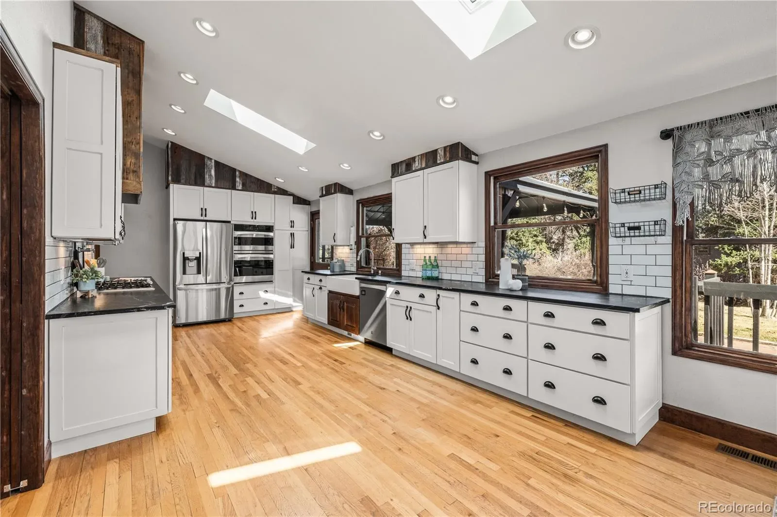 03282026001002 1600 10