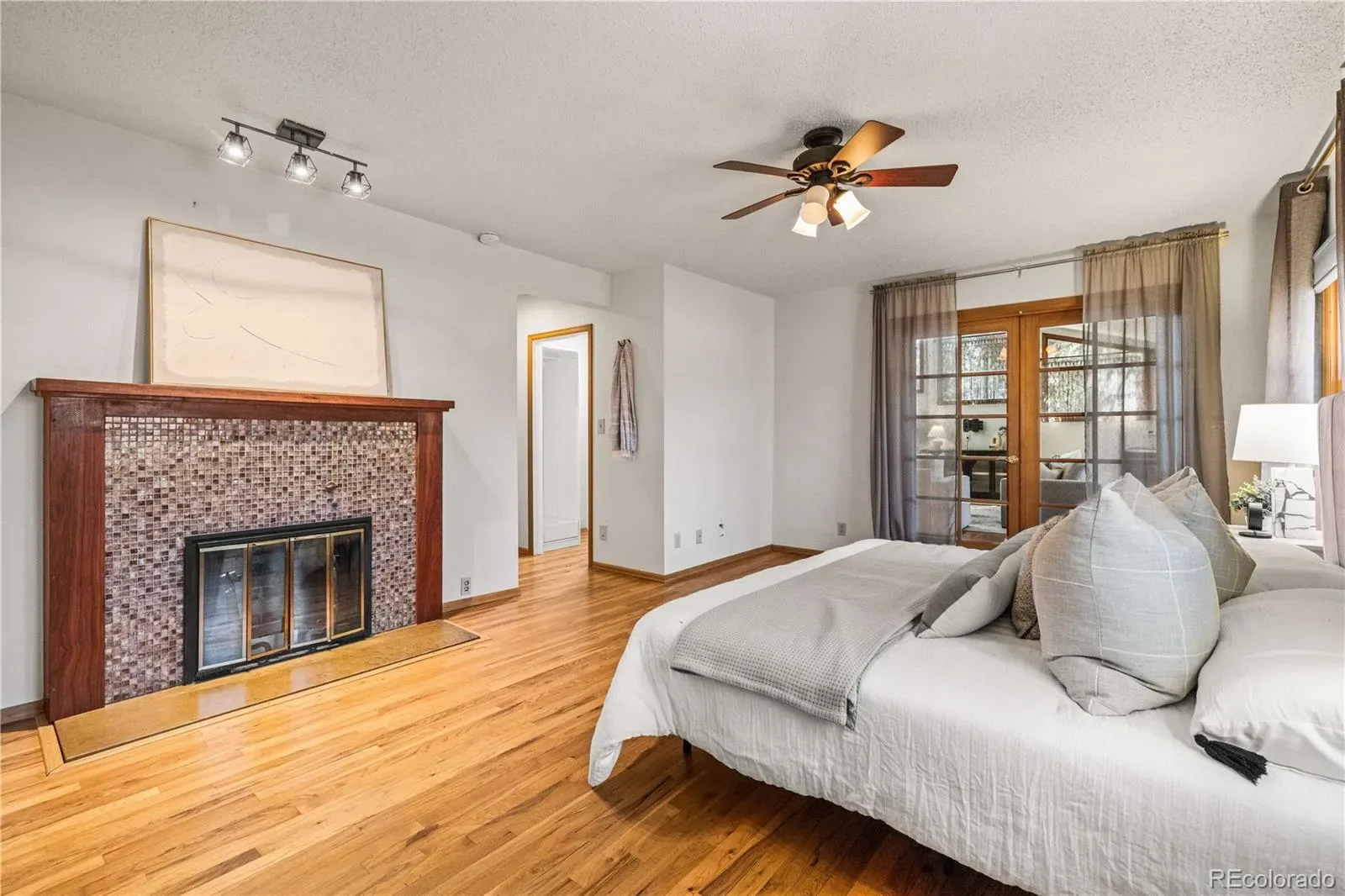 03282026001002 1600 19