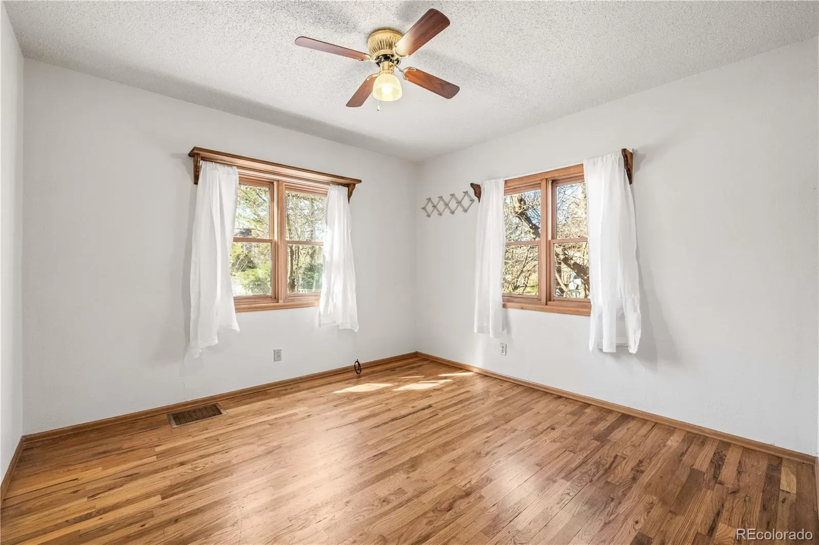 03282026001002 1600 27