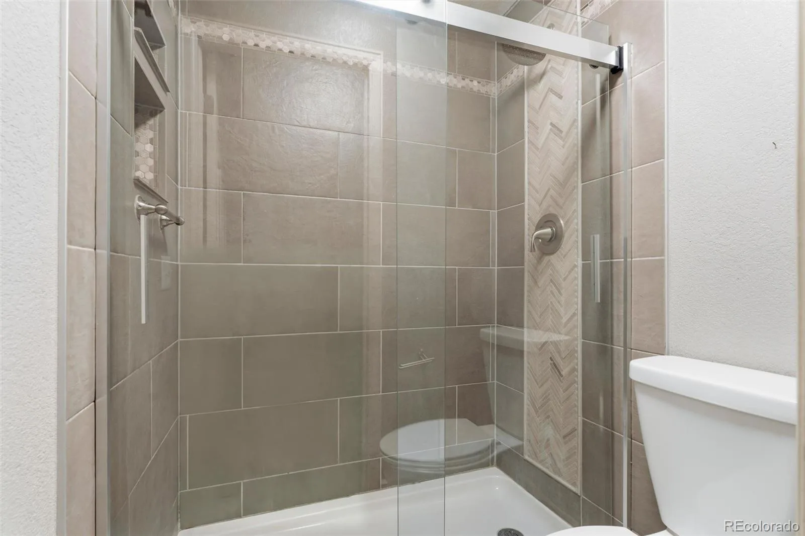 19174 E Wyoming Drive #103 Aurora CO 80017 | MLS #REC6645012 08122026042517 1600 16