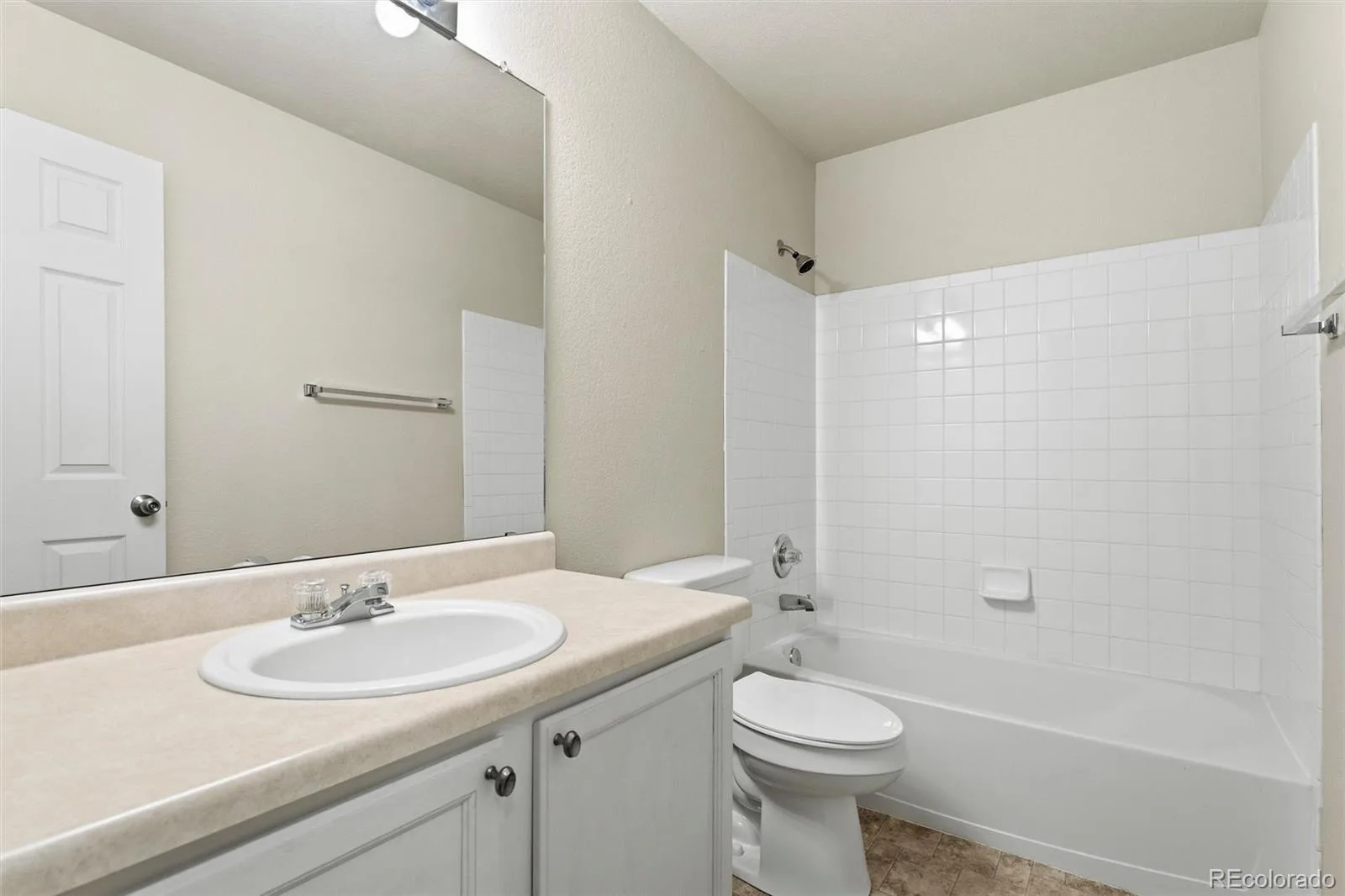 19174 E Wyoming Drive #103 Aurora CO 80017 | MLS #REC6645012 08122026042517 1600 19