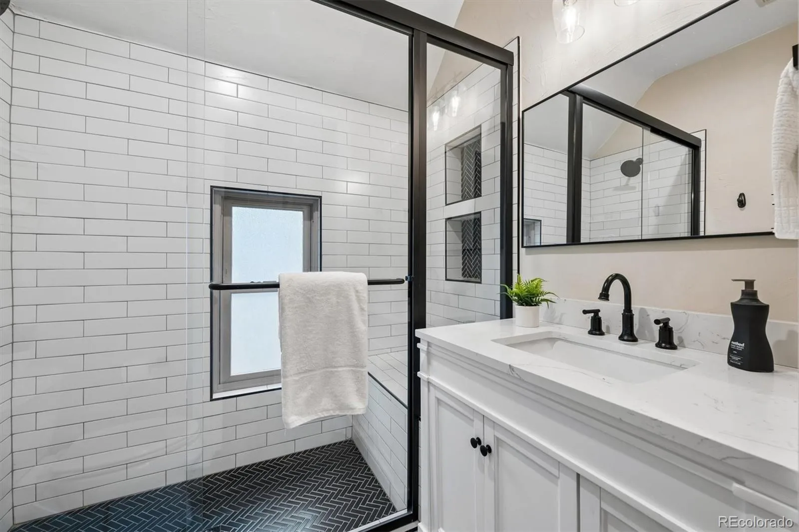 2658 N Williams Street Denver CO 80205 MLS #REC6646346 07092026032441 1600 24