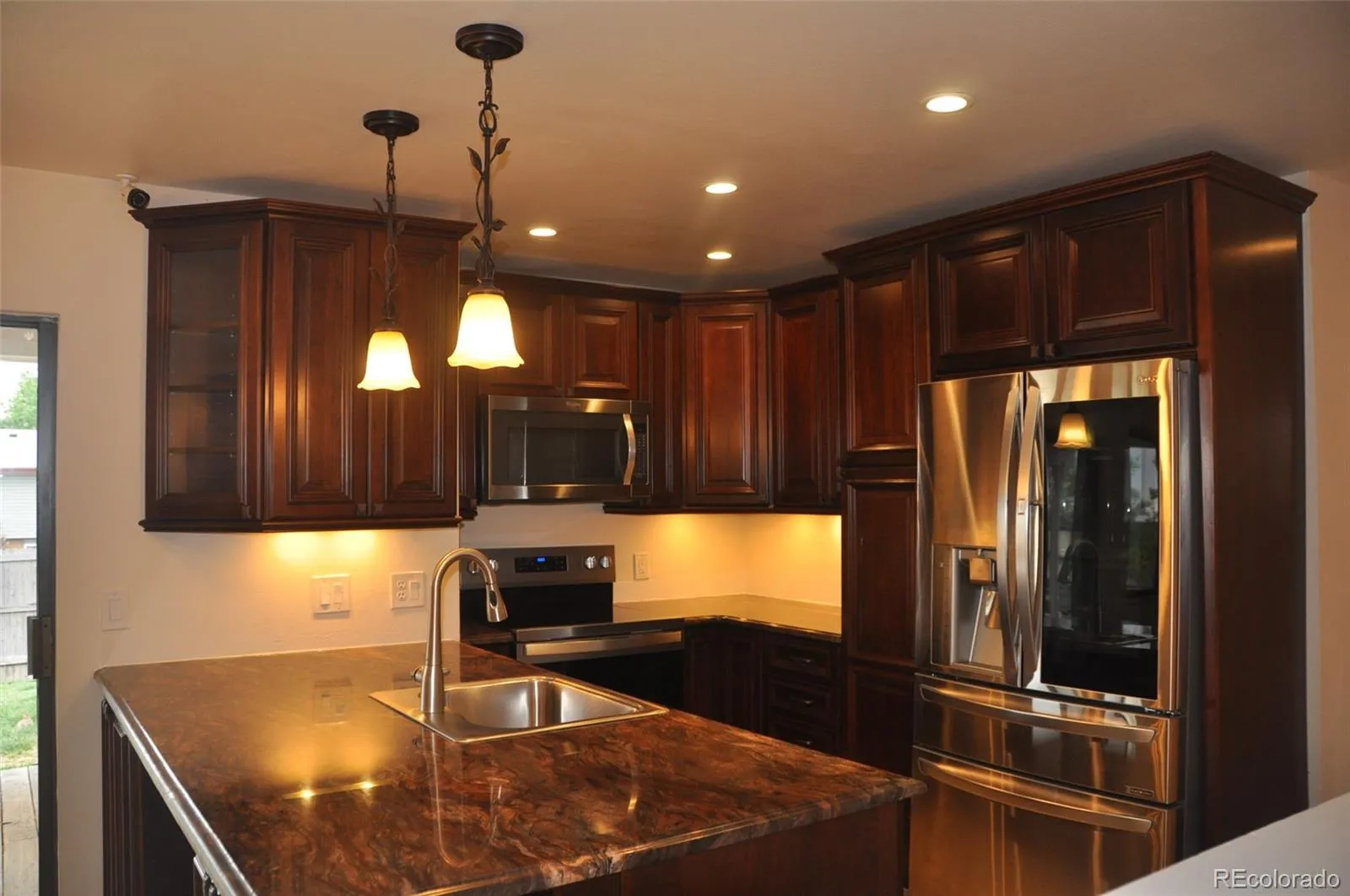 8654 E Eastman Avenue Denver CO 80231 MLS #REC6647301 05212026042129 1600 11