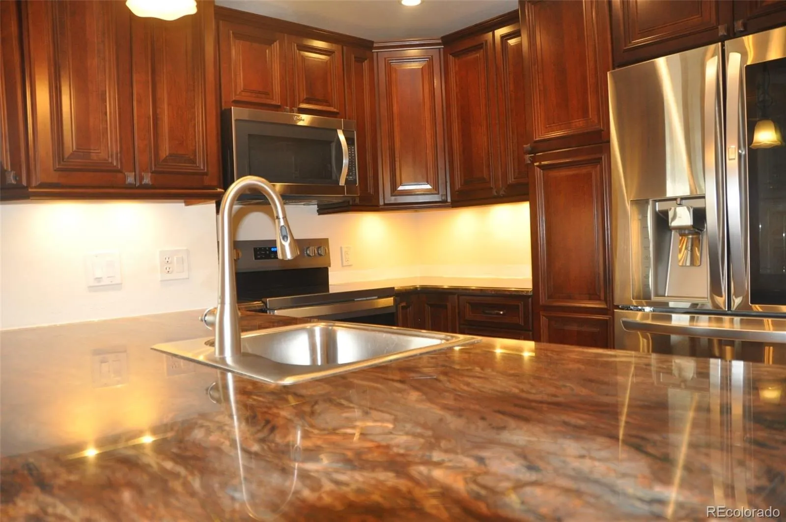 8654 E Eastman Avenue Denver CO 80231 MLS #REC6647301 05212026042129 1600 12