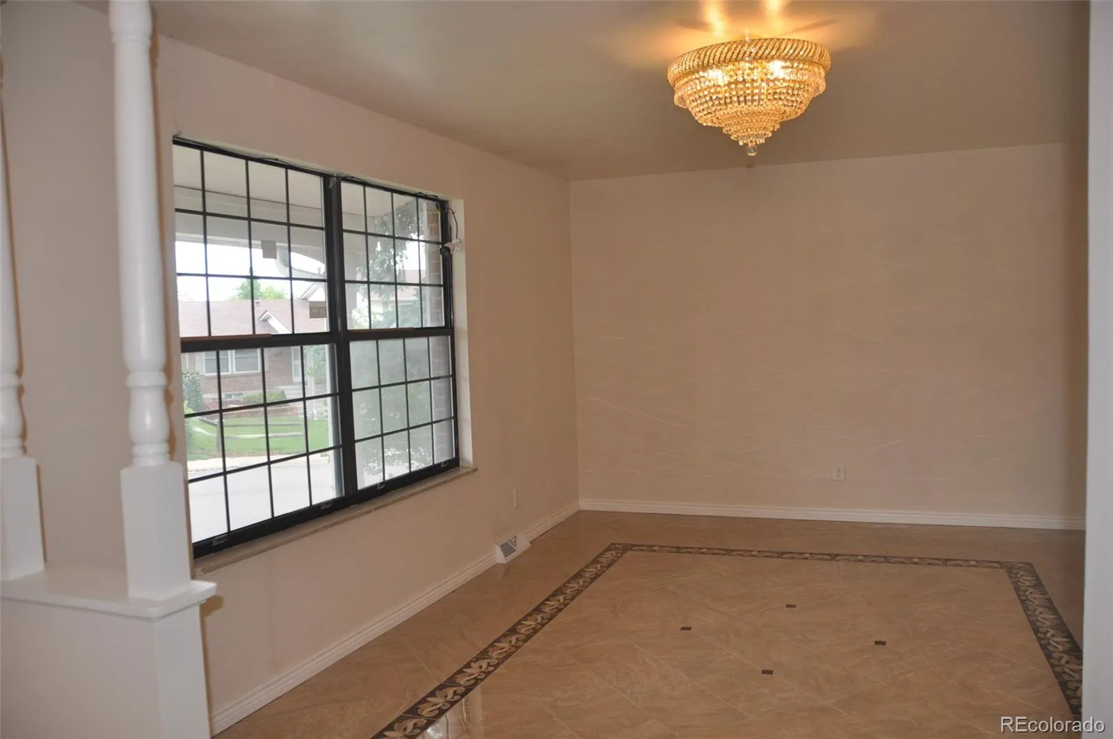 8654 E Eastman Avenue Denver CO 80231 MLS #REC6647301 05212026042129 1600 3