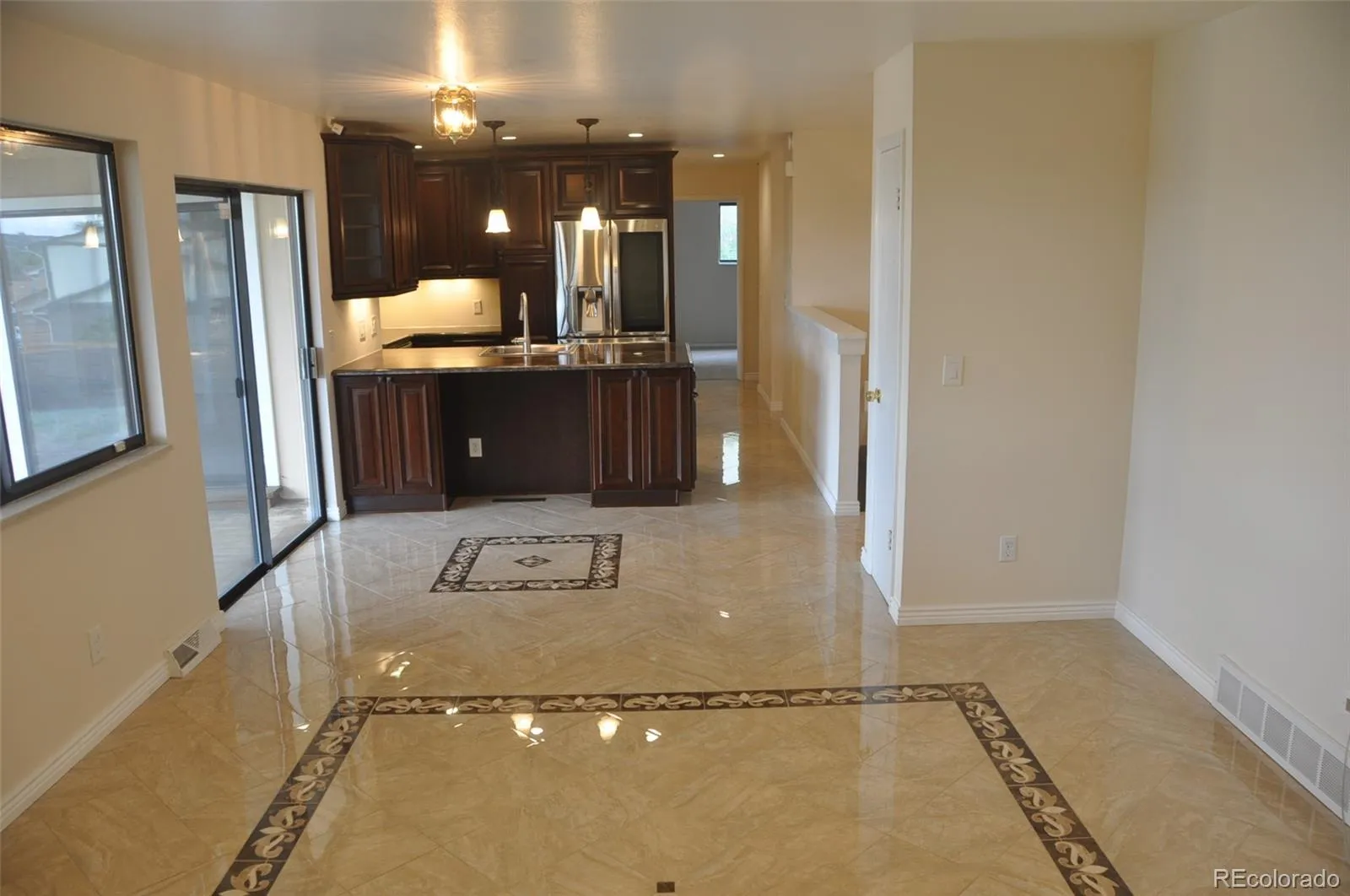 8654 E Eastman Avenue Denver CO 80231 MLS #REC6647301 05212026042129 1600 9