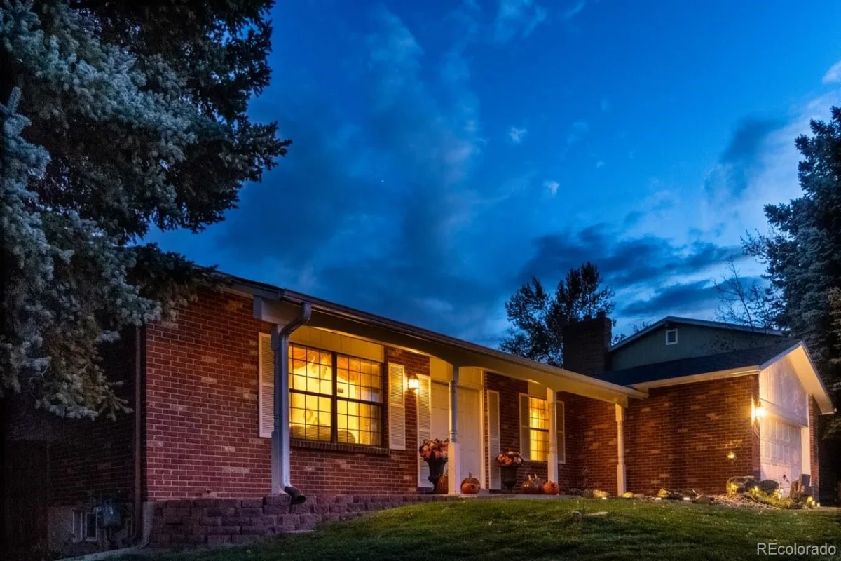 8654 E Eastman Avenue Denver CO 80231 MLS #REC6647301 05302026042159 1200 41