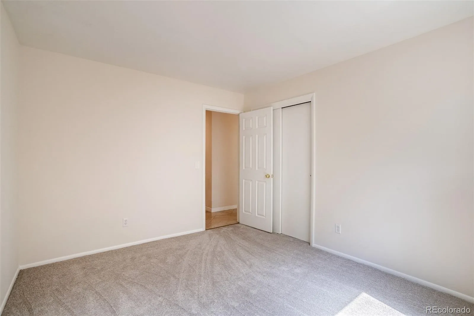 8654 E Eastman Avenue Denver CO 80231 MLS #REC6647301 07032026222830 1600 30