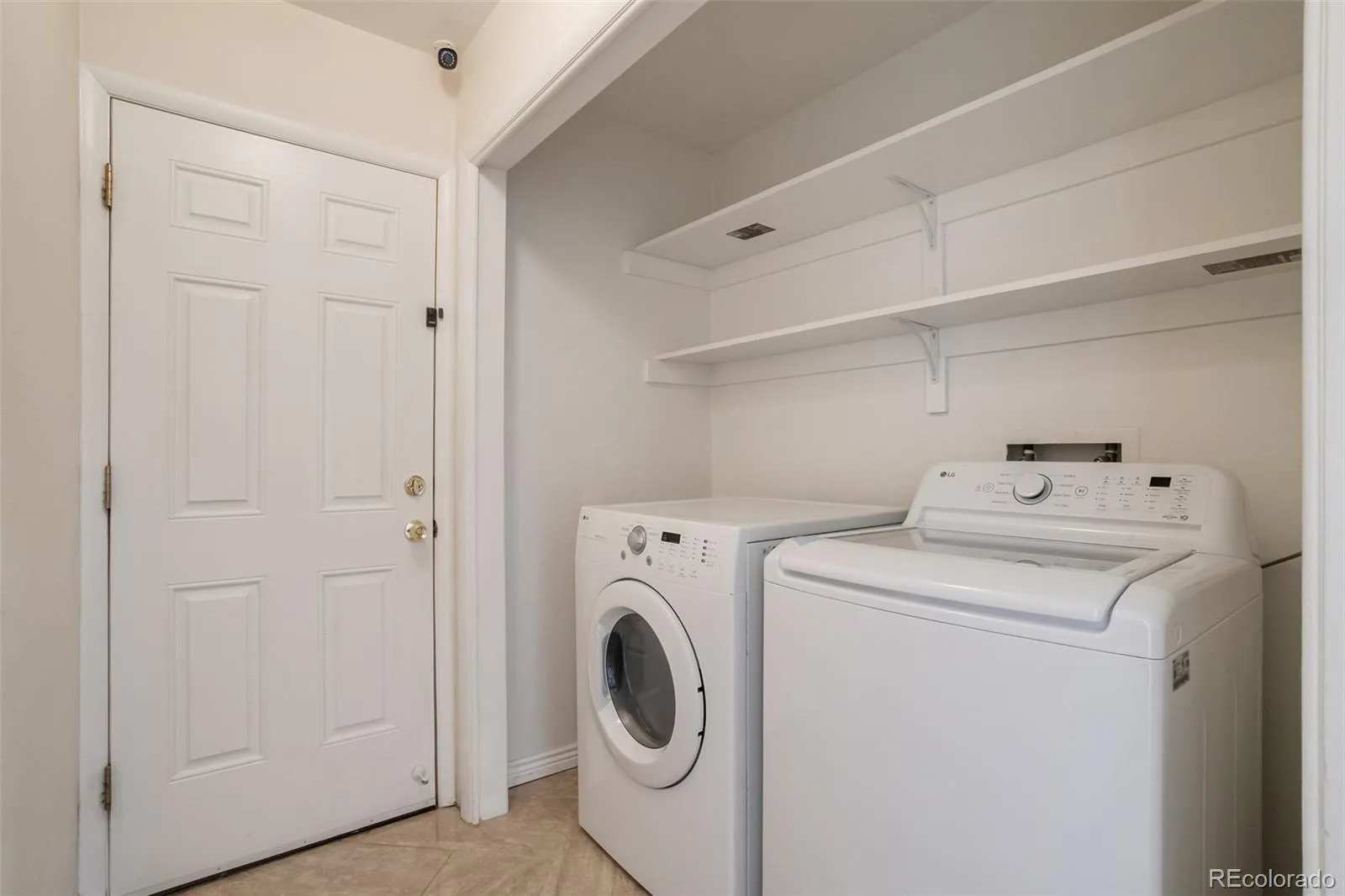 8654 E Eastman Avenue Denver CO 80231 MLS #REC6647301 07032026222830 1600 31