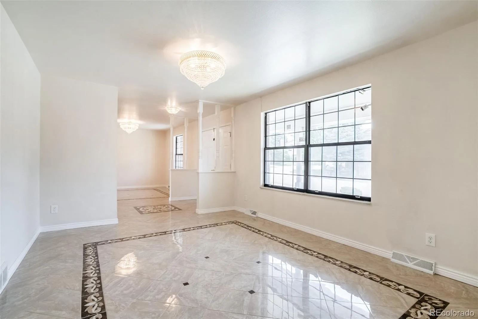 8654 E Eastman Avenue Denver CO 80231 MLS #REC6647301 07032026222830 1600 4