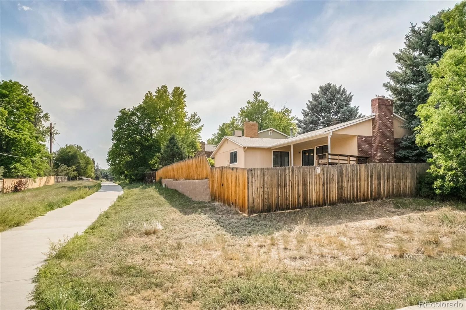 8654 E Eastman Avenue Denver CO 80231 MLS #REC6647301 07032026222830 1600 45