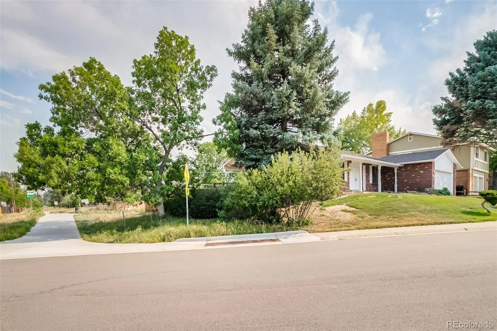 8654 E Eastman Avenue Denver CO 80231 MLS #REC6647301 07032026222830 1600 46