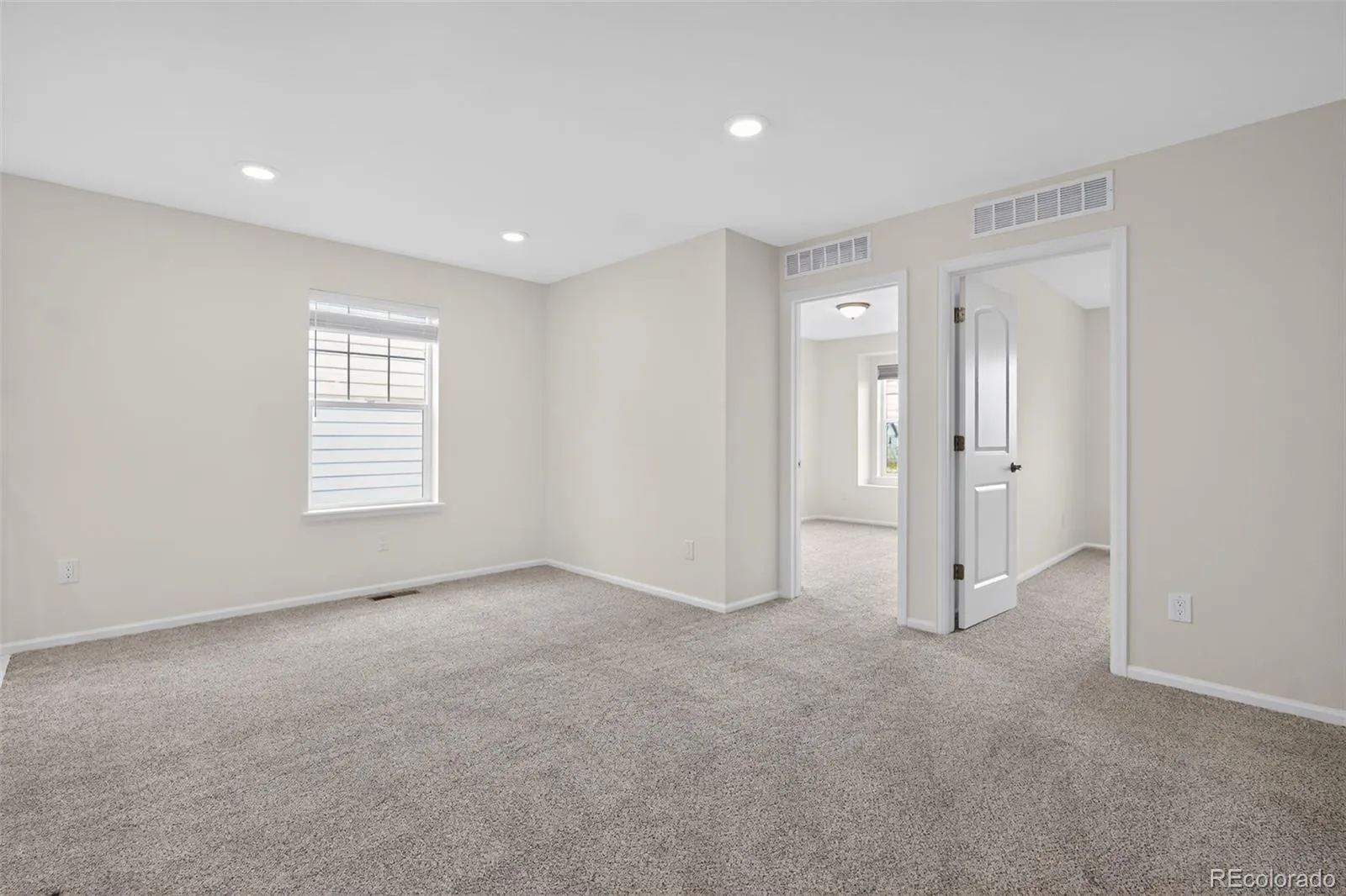 6050 N Netherland Court Aurora CO 80019 | MLS #REC6648829 05032026211843 1600 13