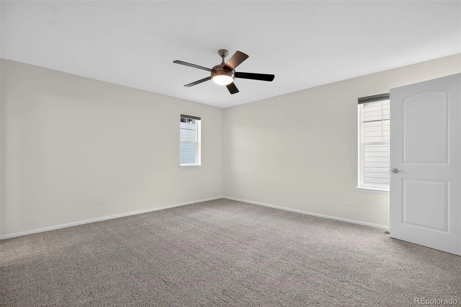 6050 N Netherland Court Aurora CO 80019 | MLS #REC6648829 05032026211843 1600 14