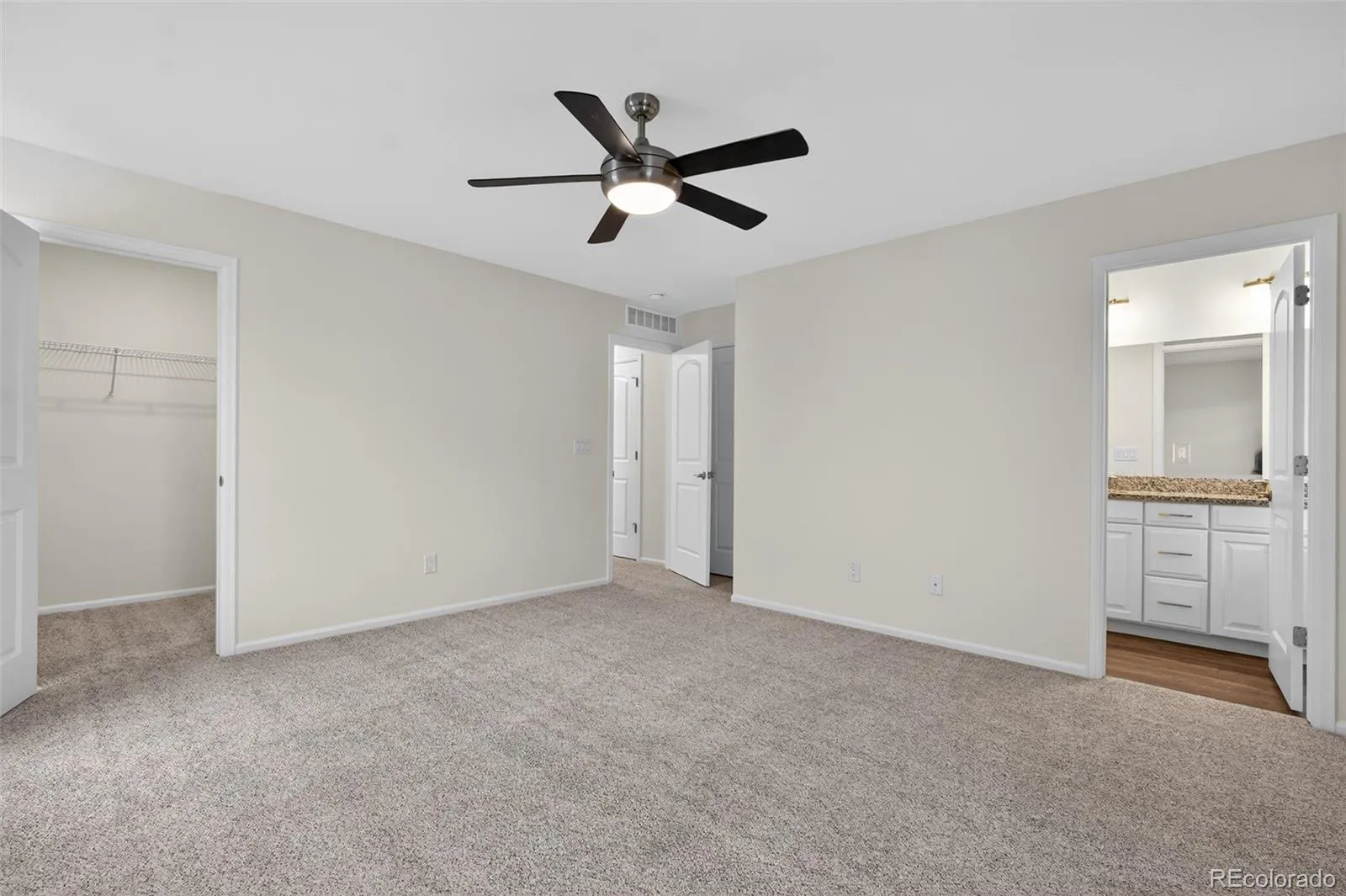 6050 N Netherland Court Aurora CO 80019 | MLS #REC6648829 05032026211843 1600 15