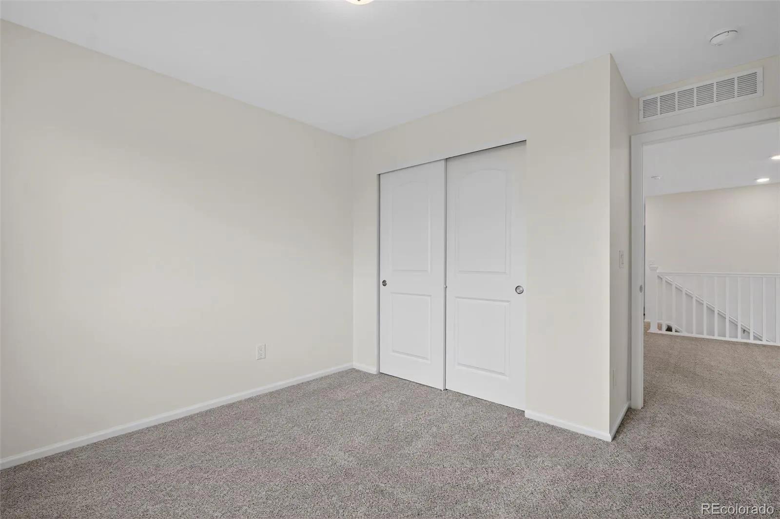6050 N Netherland Court Aurora CO 80019 | MLS #REC6648829 05032026211843 1600 19