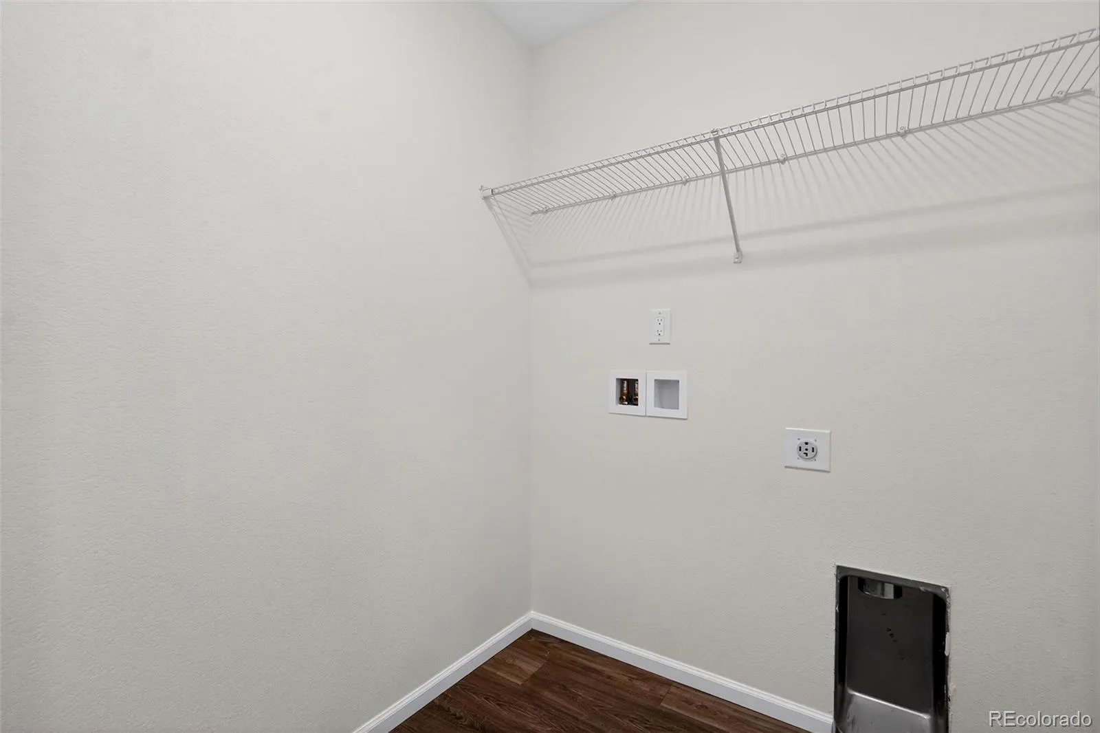 6050 N Netherland Court Aurora CO 80019 | MLS #REC6648829 05032026211843 1600 20