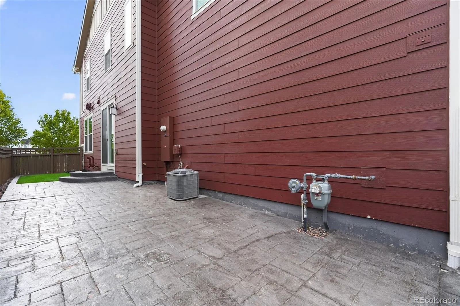 6050 N Netherland Court Aurora CO 80019 | MLS #REC6648829 05032026211843 1600 27