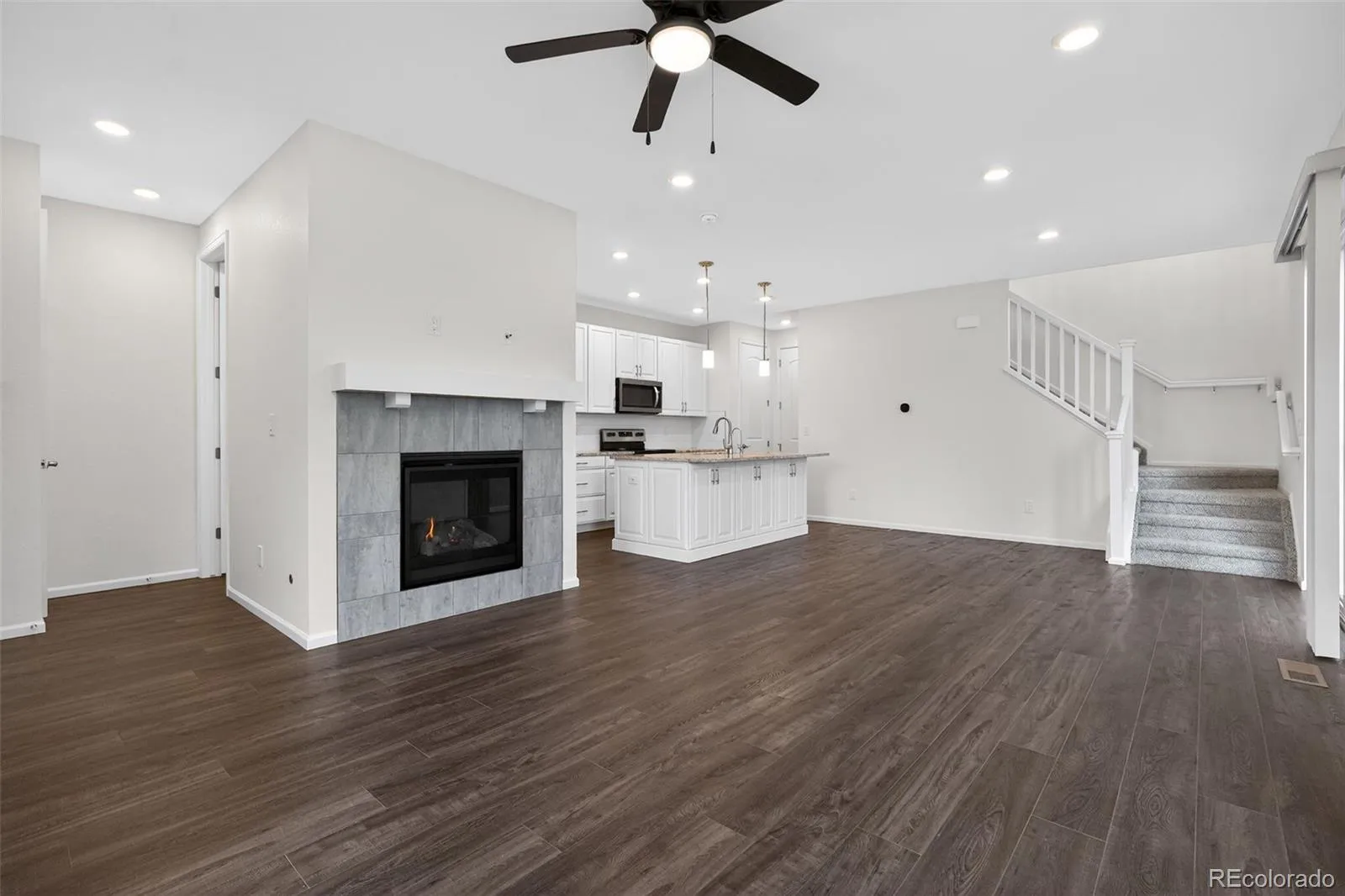 6050 N Netherland Court Aurora CO 80019 | MLS #REC6648829 05032026211843 1600 3
