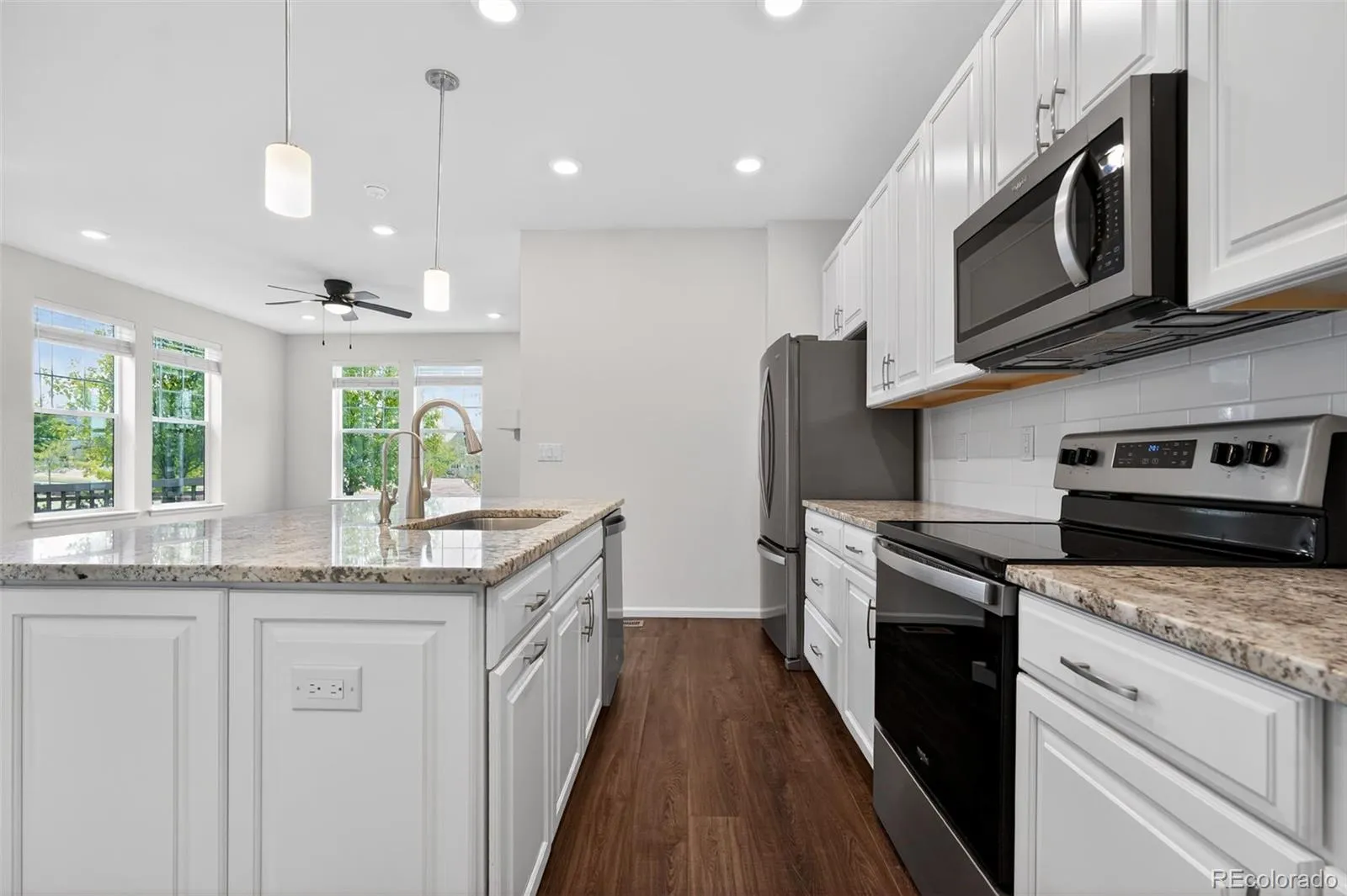 6050 N Netherland Court Aurora CO 80019 | MLS #REC6648829 05032026211843 1600 8