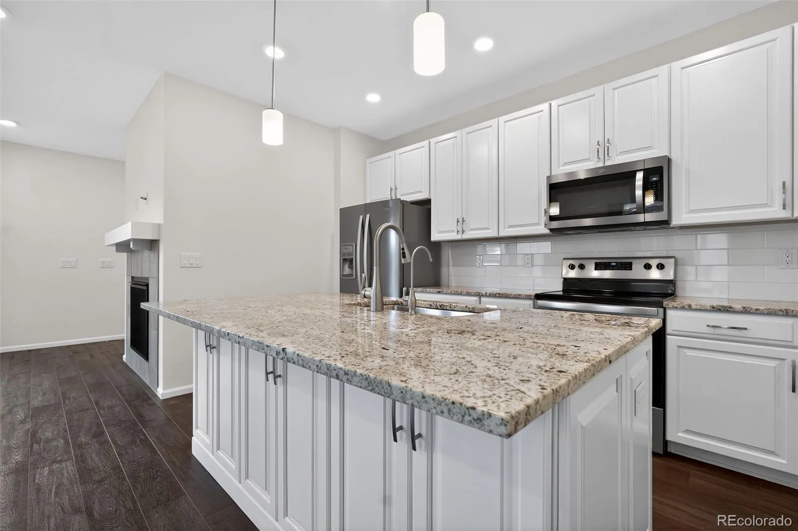 6050 N Netherland Court Aurora CO 80019 | MLS #REC6648829 05032026211843 1600 9