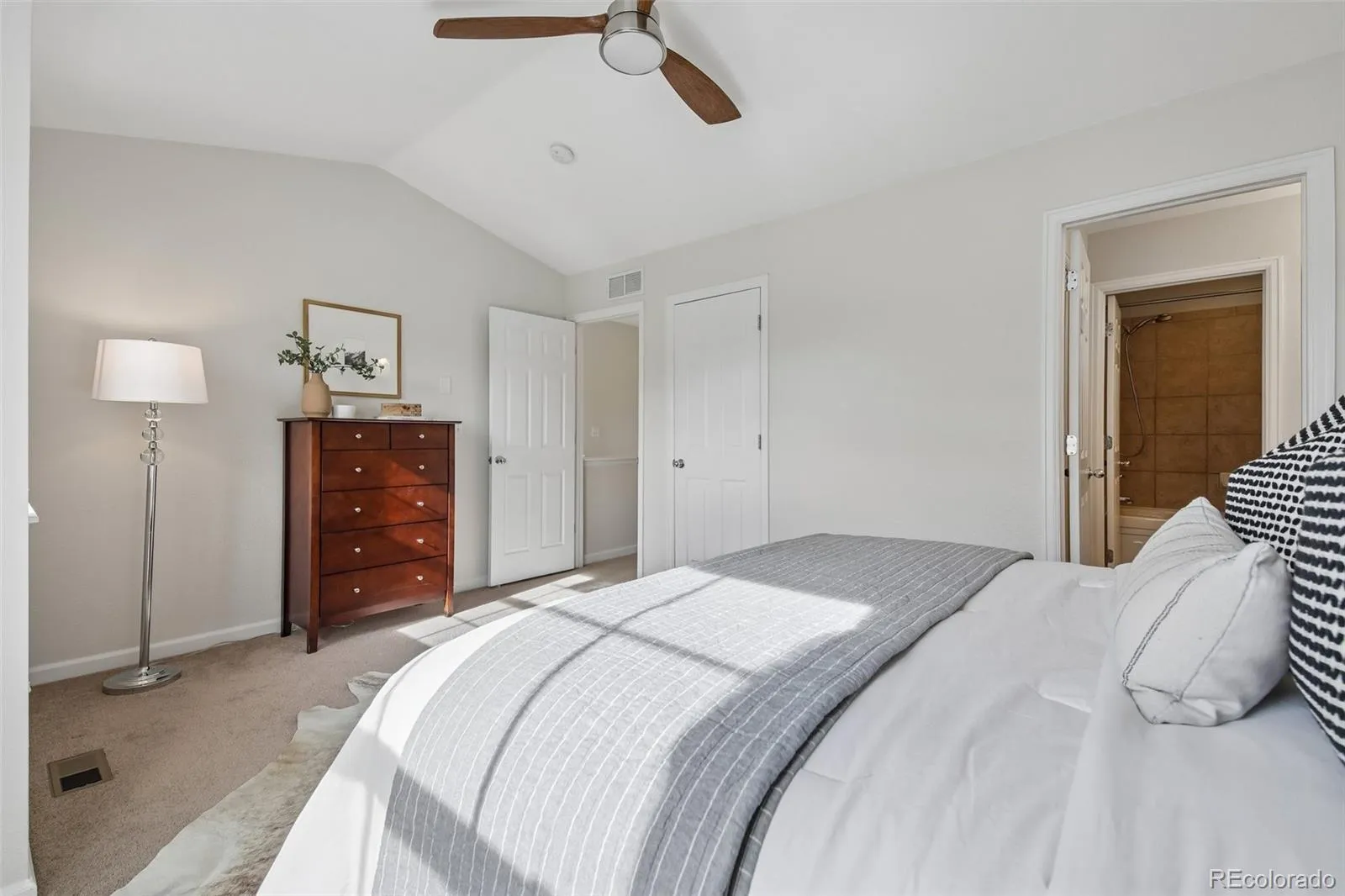 780 Quebec Street #2 Denver CO 80230 MLS #REC6649190 04272026181918 1600 26