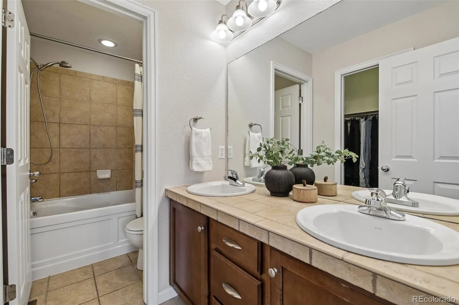 780 Quebec Street #2 Denver CO 80230 MLS #REC6649190 04272026181918 1600 29