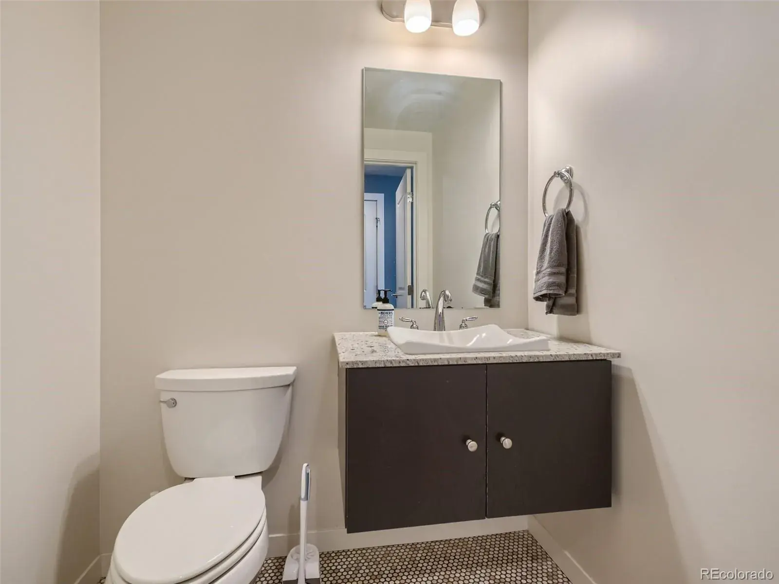 03032026040900 1600 10