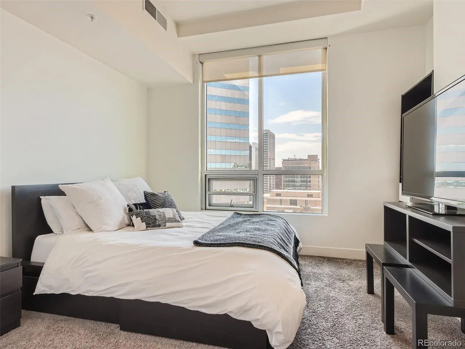 03032026040900 1600 14