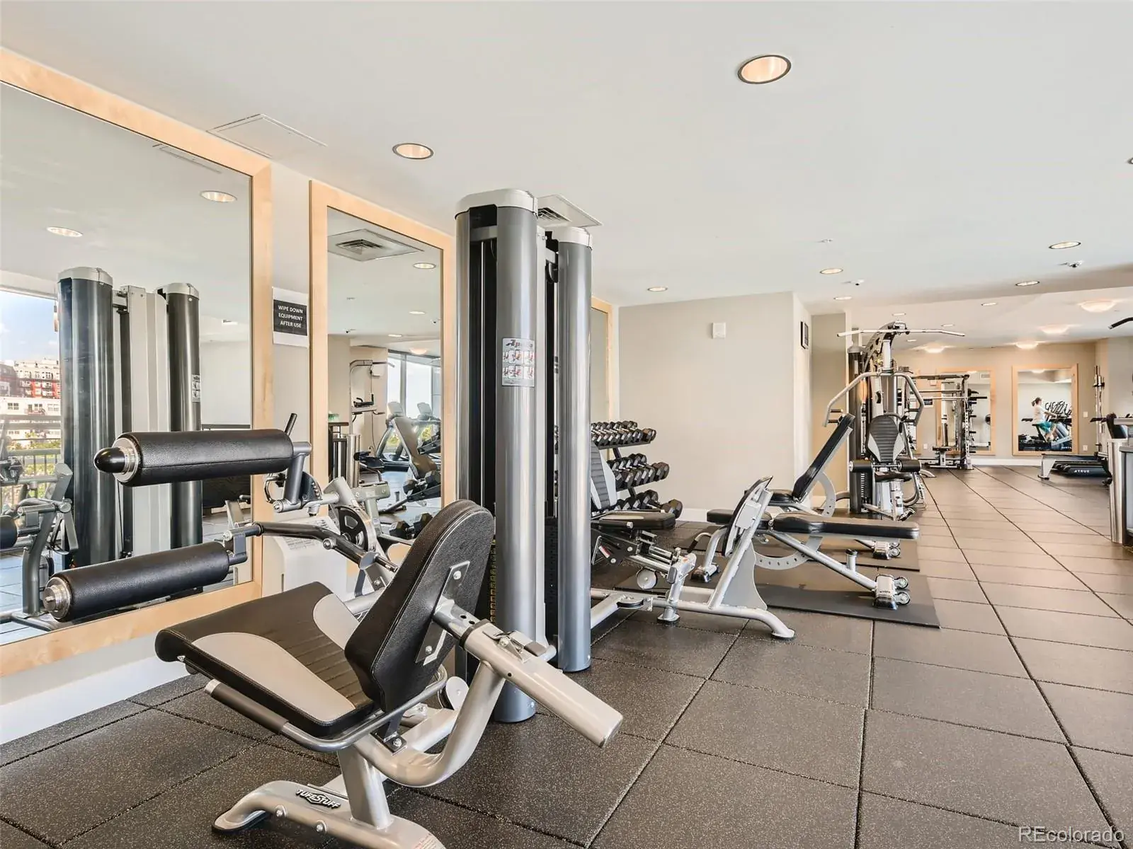 03032026040900 1600 23