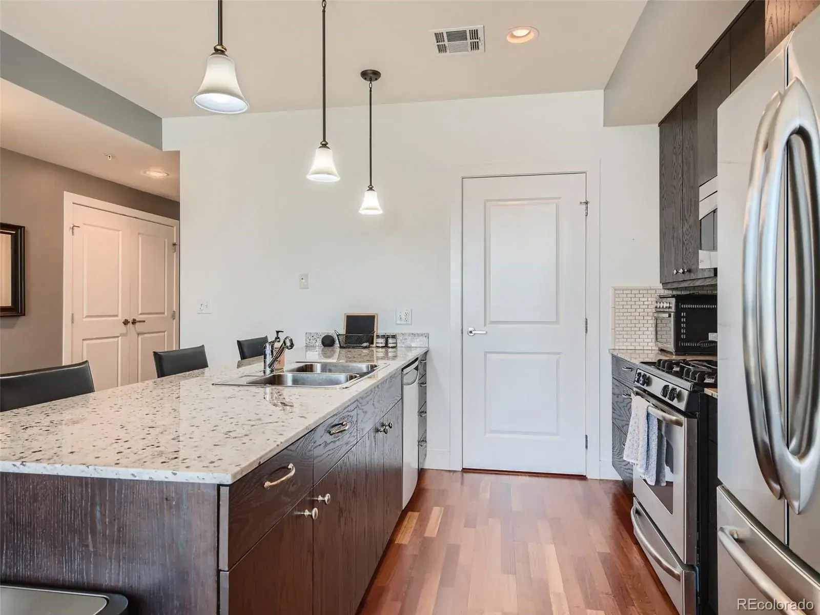 03032026040900 1600 7