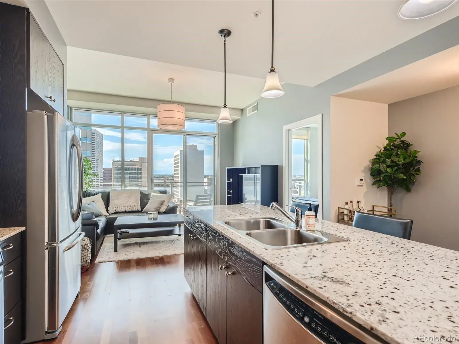 03032026040900 1600 8