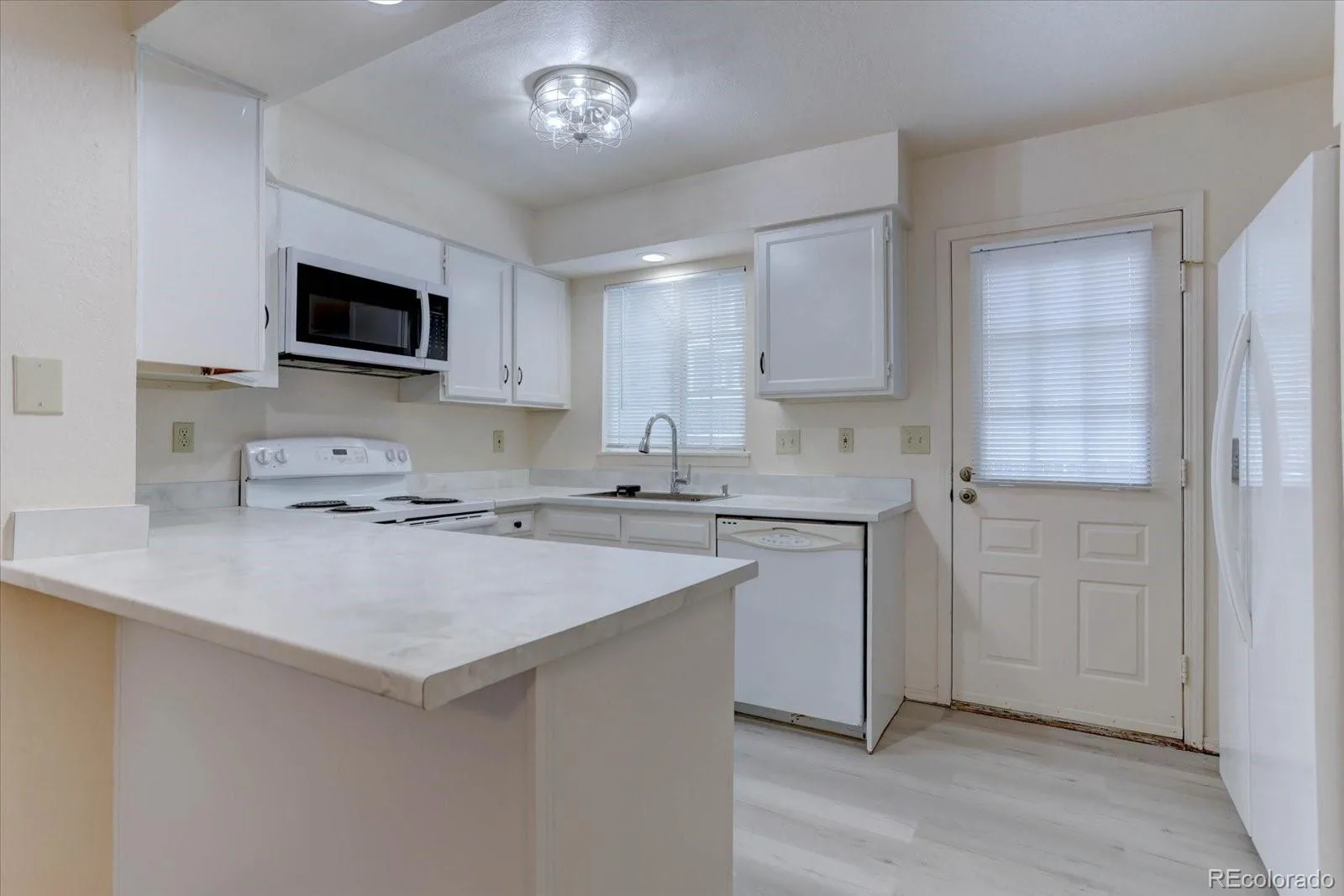 19842 Summerset Lane Parker CO 80138 | MLS #REC6651118 06032026184148 1600 11