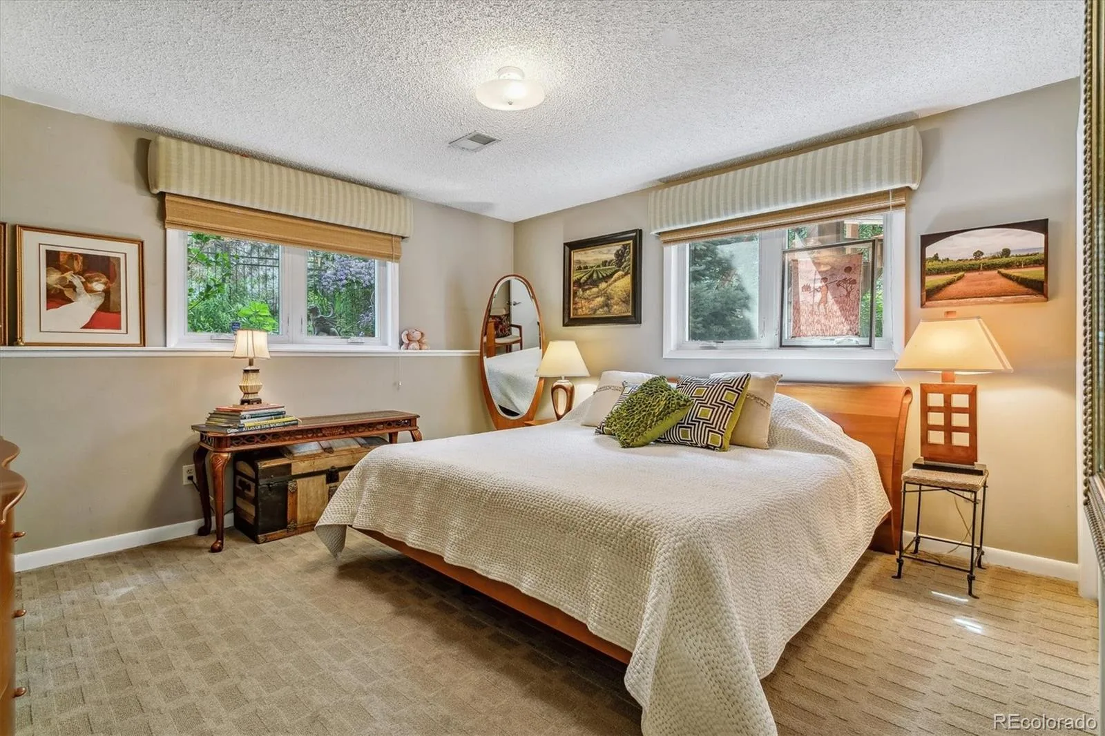 9041 E Jewell Circle Denver CO 80231 | MLS #REC6658564 08242026202250 1600 26