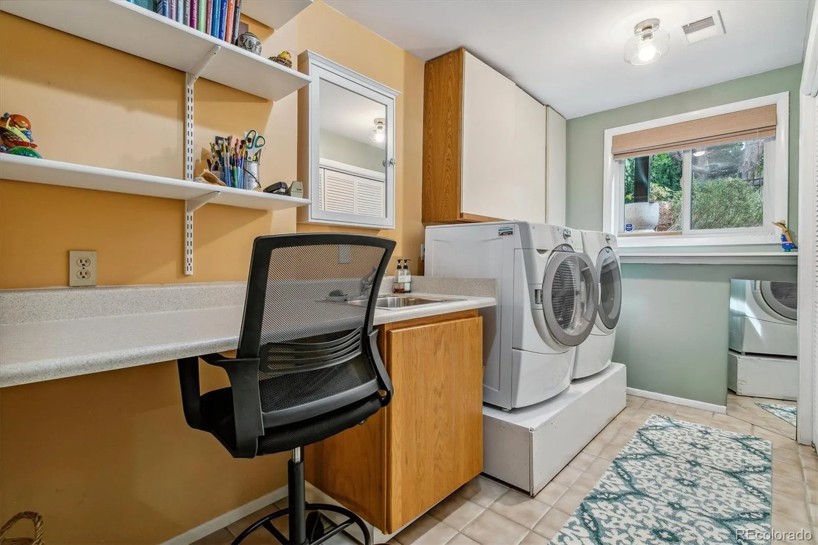 9041 E Jewell Circle Denver CO 80231 | MLS #REC6658564 08242026202250 1600 29