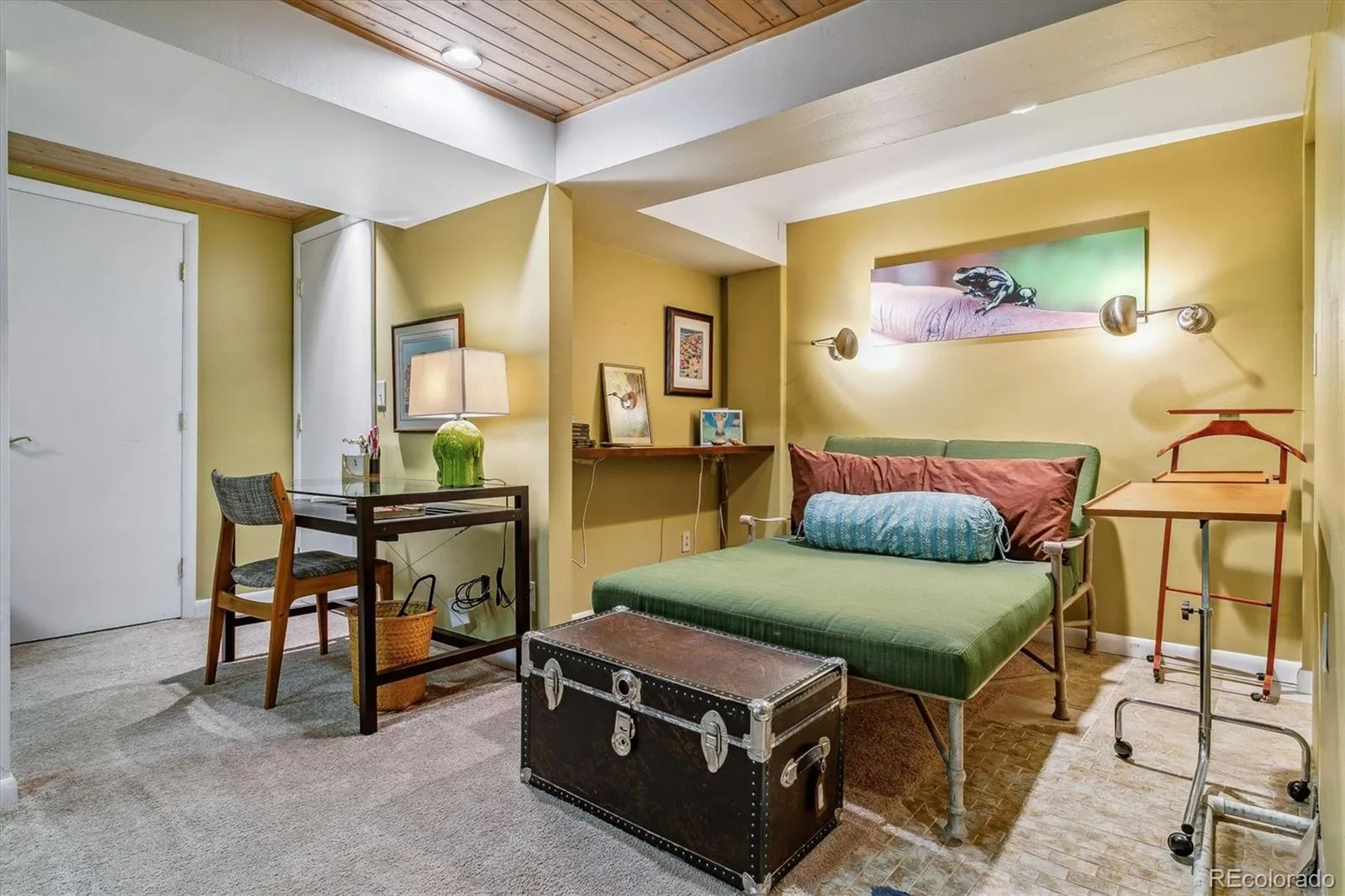 9041 E Jewell Circle Denver CO 80231 | MLS #REC6658564 08242026202250 1600 30
