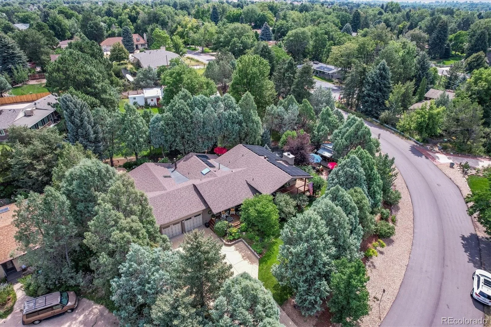 9041 E Jewell Circle Denver CO 80231 | MLS #REC6658564 08242026202250 1600 46