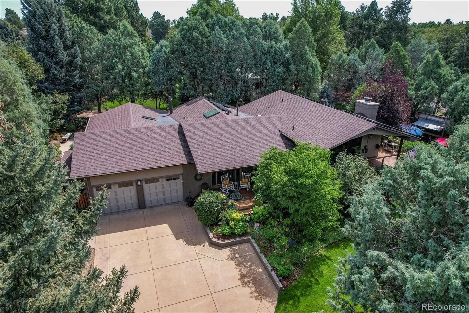 9041 E Jewell Circle Denver CO 80231 | MLS #REC6658564 08242026202250 1600 47