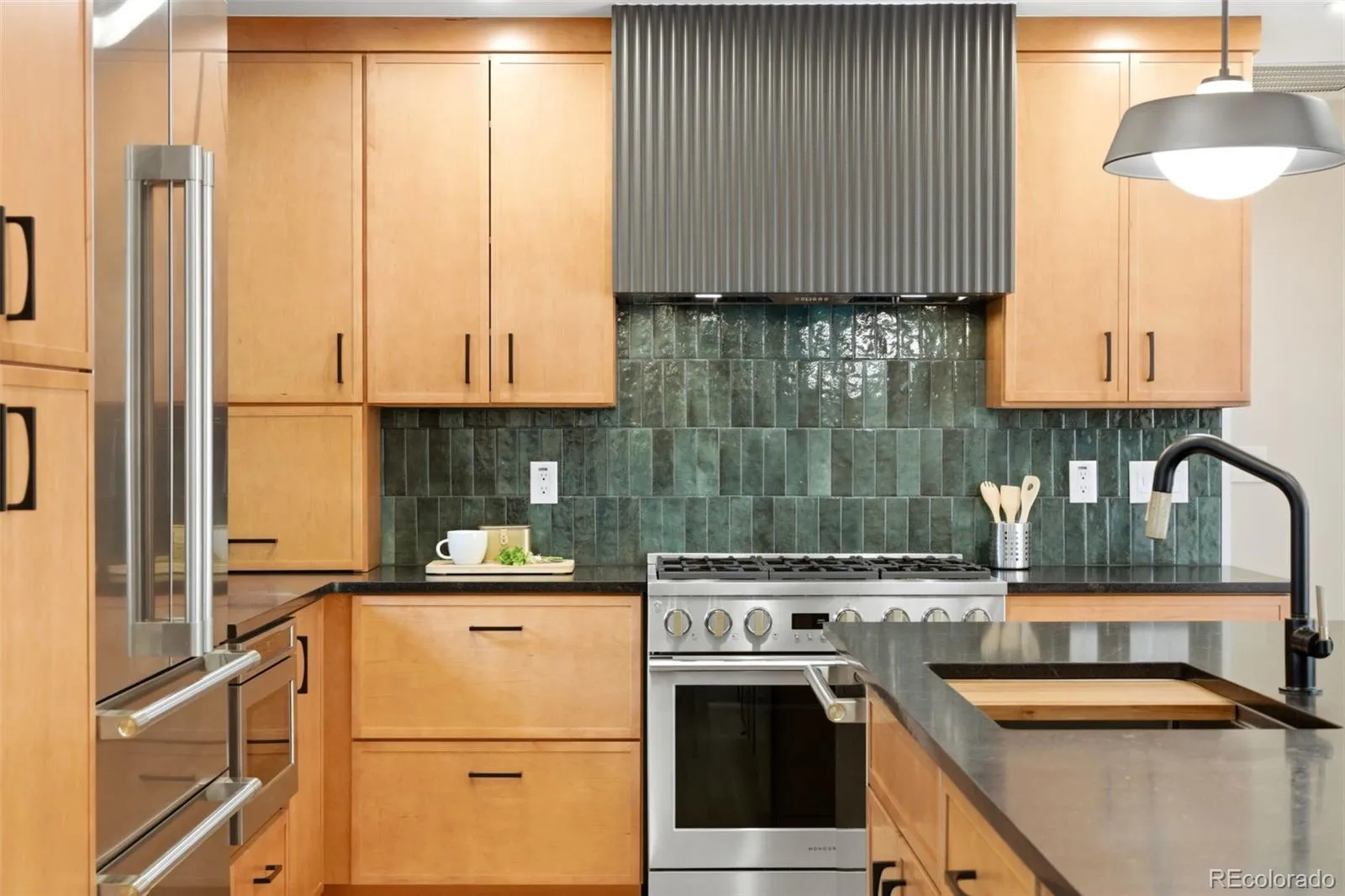613 S Oneida Way Denver CO 80224 MLS #REC6658866 05022026162241 1600 17