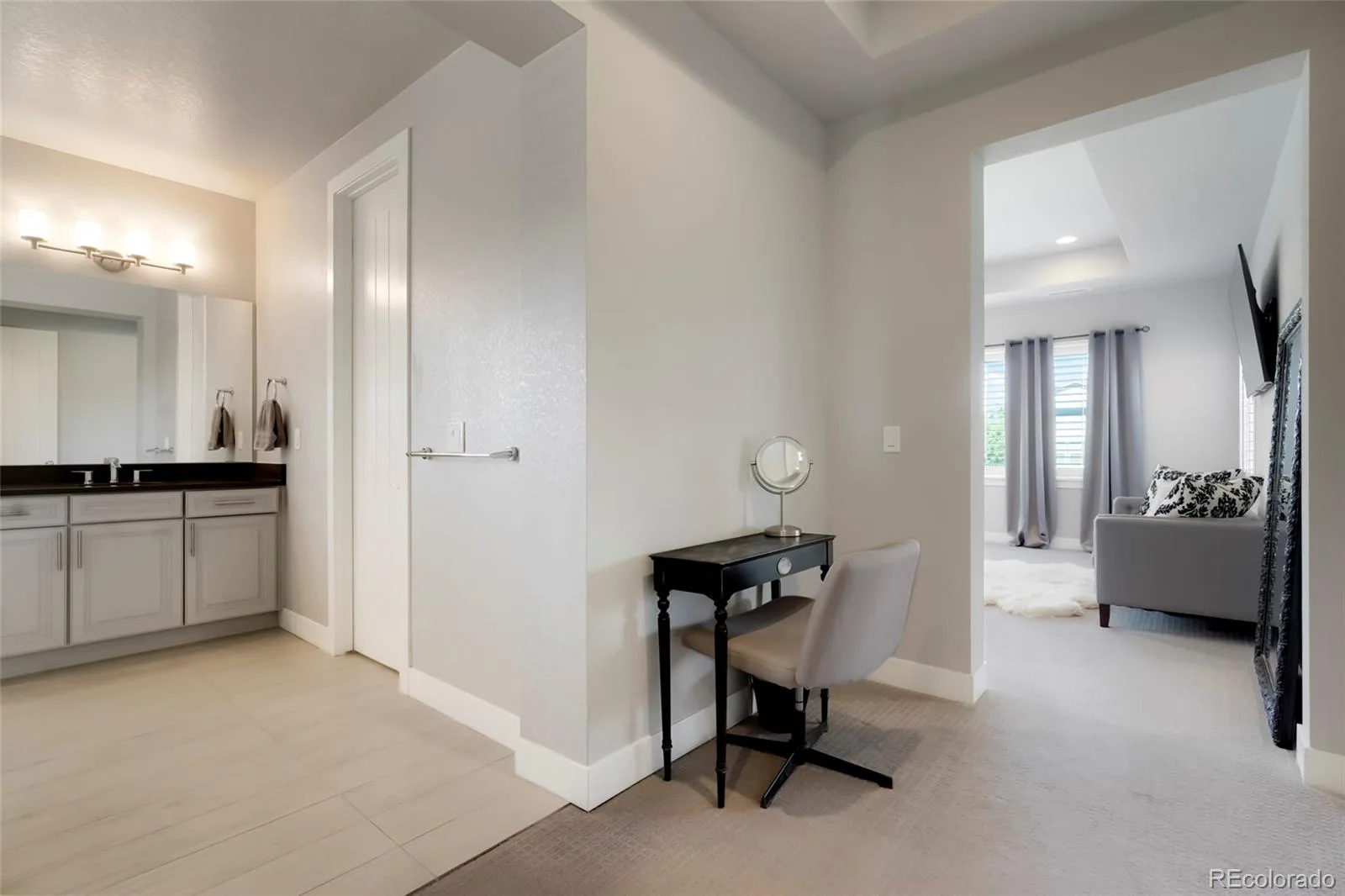 8187 S Little River Way Aurora CO 80016 MLS #REC6667304 07102026172117 1600 19