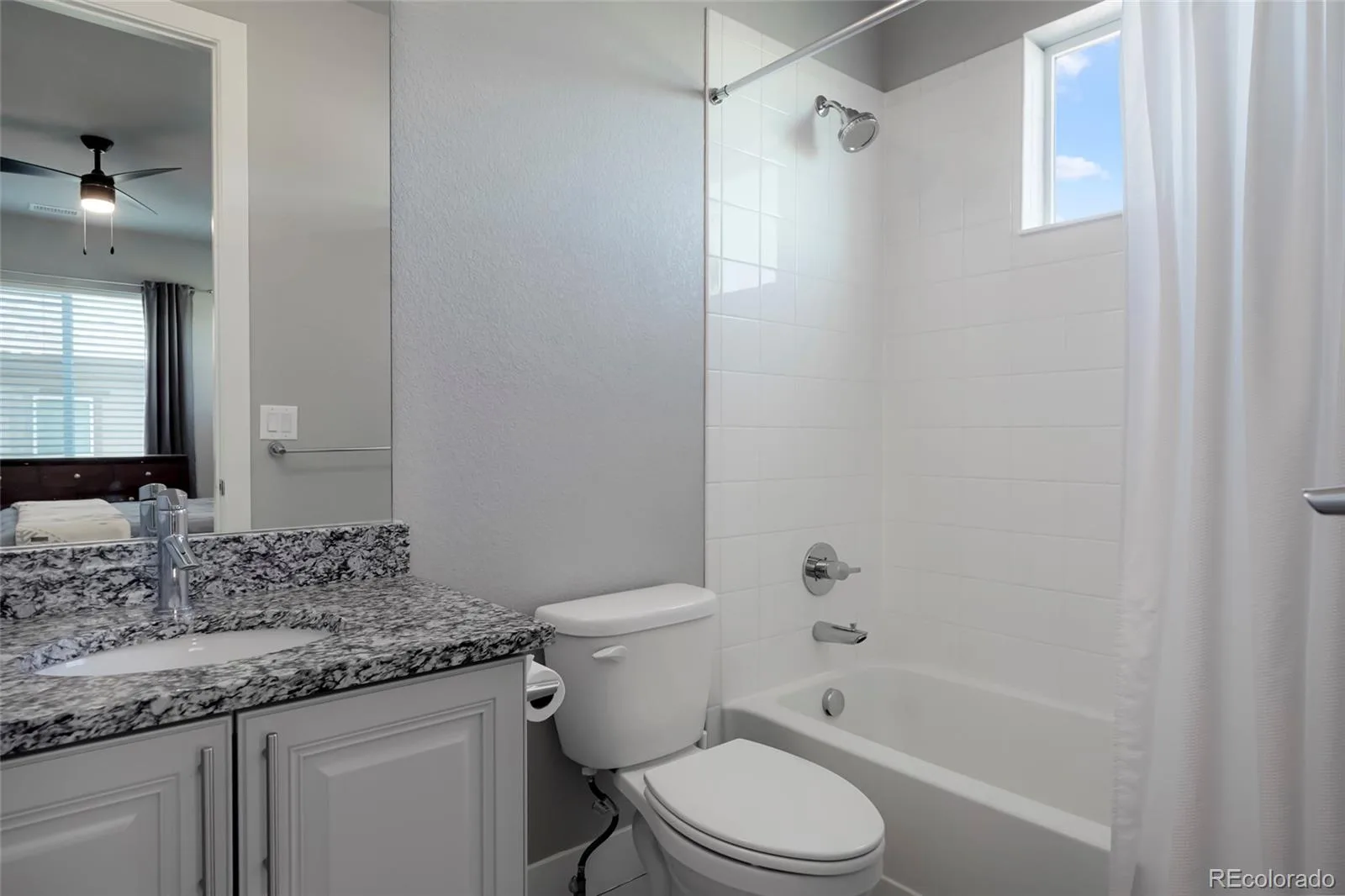 8187 S Little River Way Aurora CO 80016 MLS #REC6667304 07102026172117 1600 24