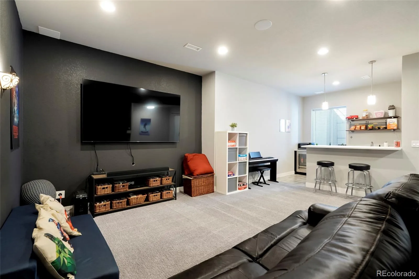 8187 S Little River Way Aurora CO 80016 MLS #REC6667304 07102026172117 1600 29